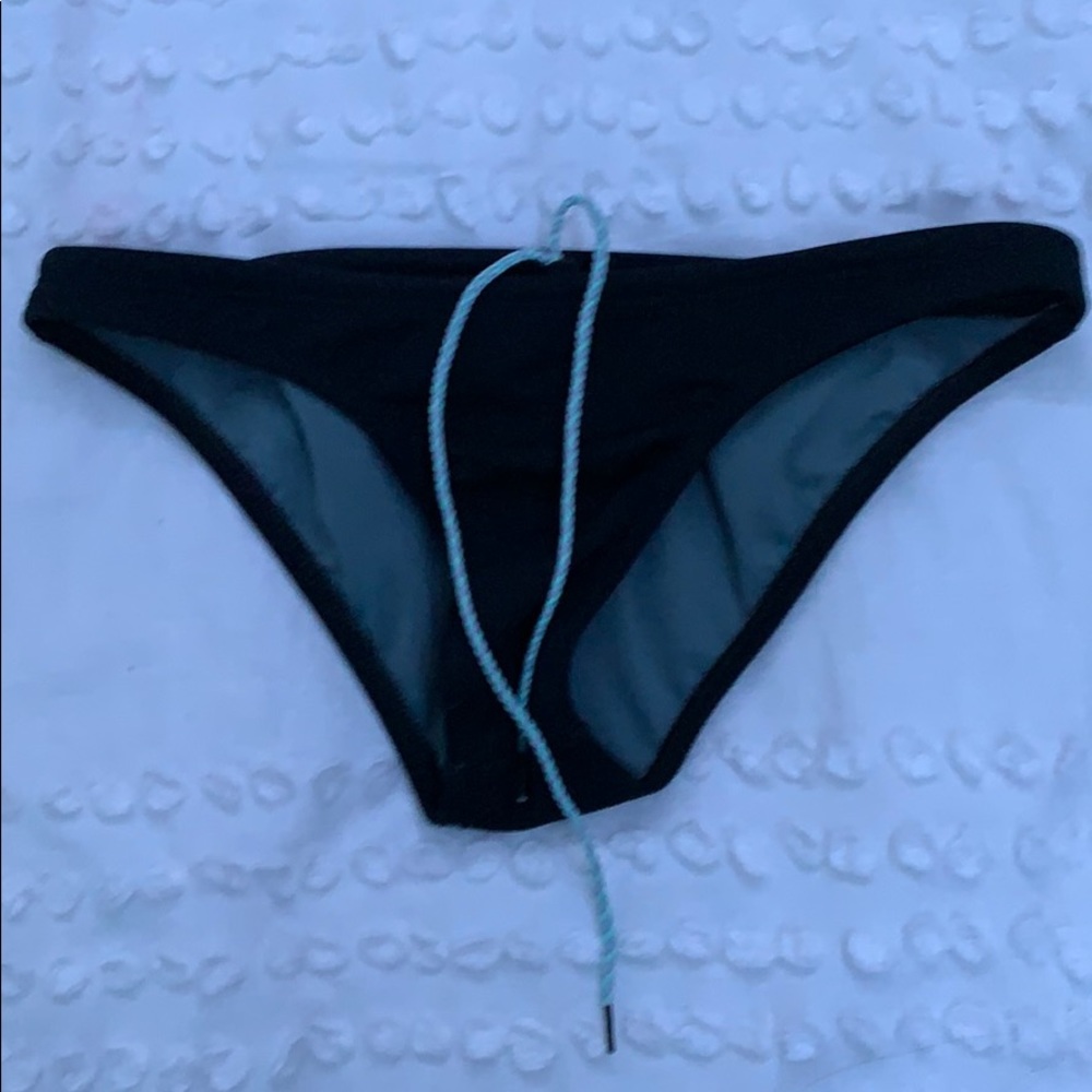 jolyn BALI black bottoms